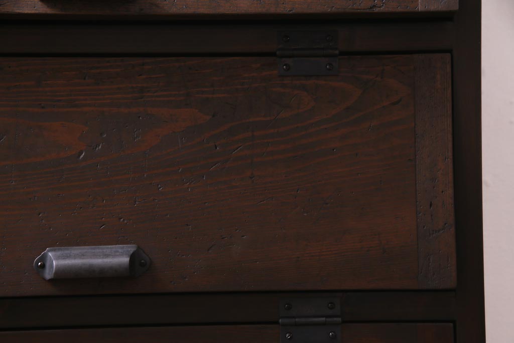 ラフジュ工房オリジナル　前面松材　古材の風合いが味わい深い脚付きパタパタ収納棚(5段タイプ)(戸棚、下駄箱)