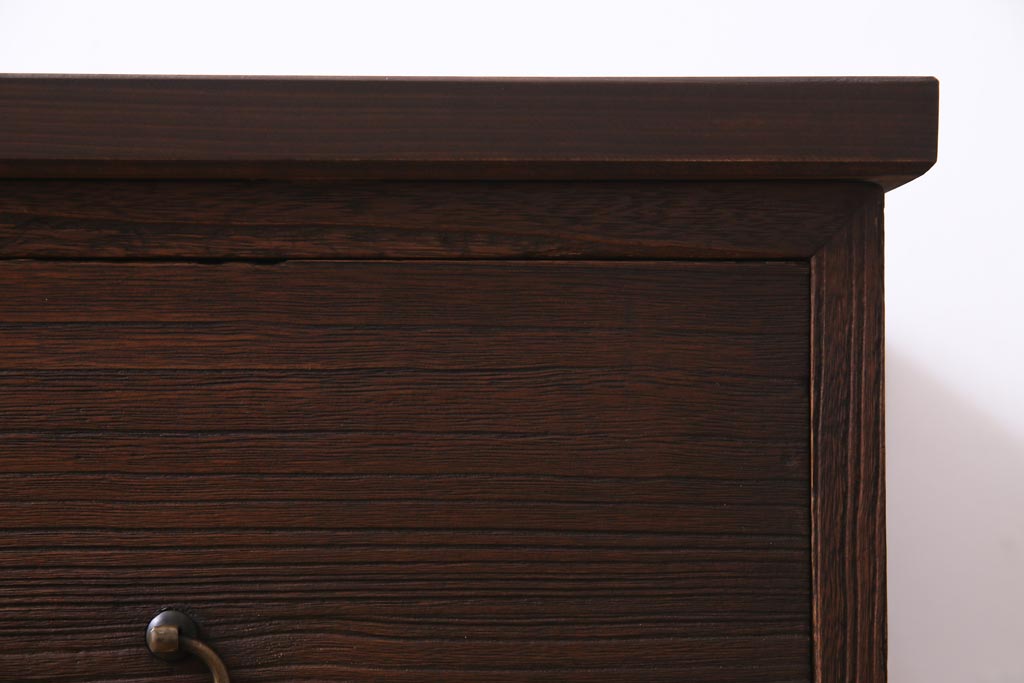 アンティーク家具　昭和初期　桐材　天板ヒノキ材　シンプルながら品のある脚付き箪笥ローボード(ローチェスト、衣装箪笥、テレビボード、桐箪笥、桐たんす)(1)