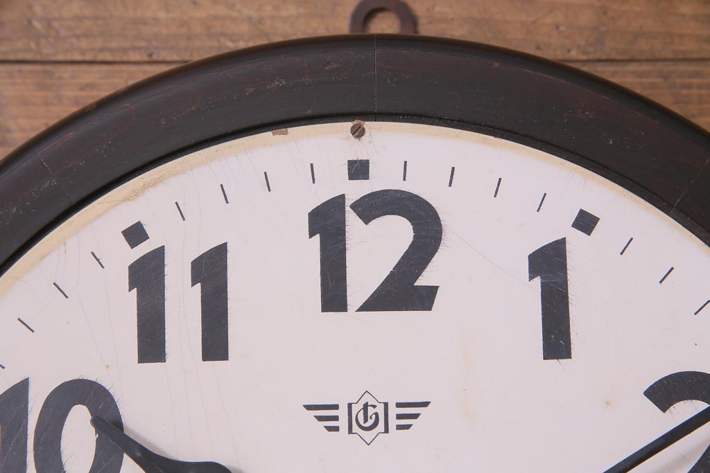 アンティーク雑貨　和製アンティーク　八日巻　ゼンマイ式の丸型掛時計(トーマス型、船舶時計、柱時計)