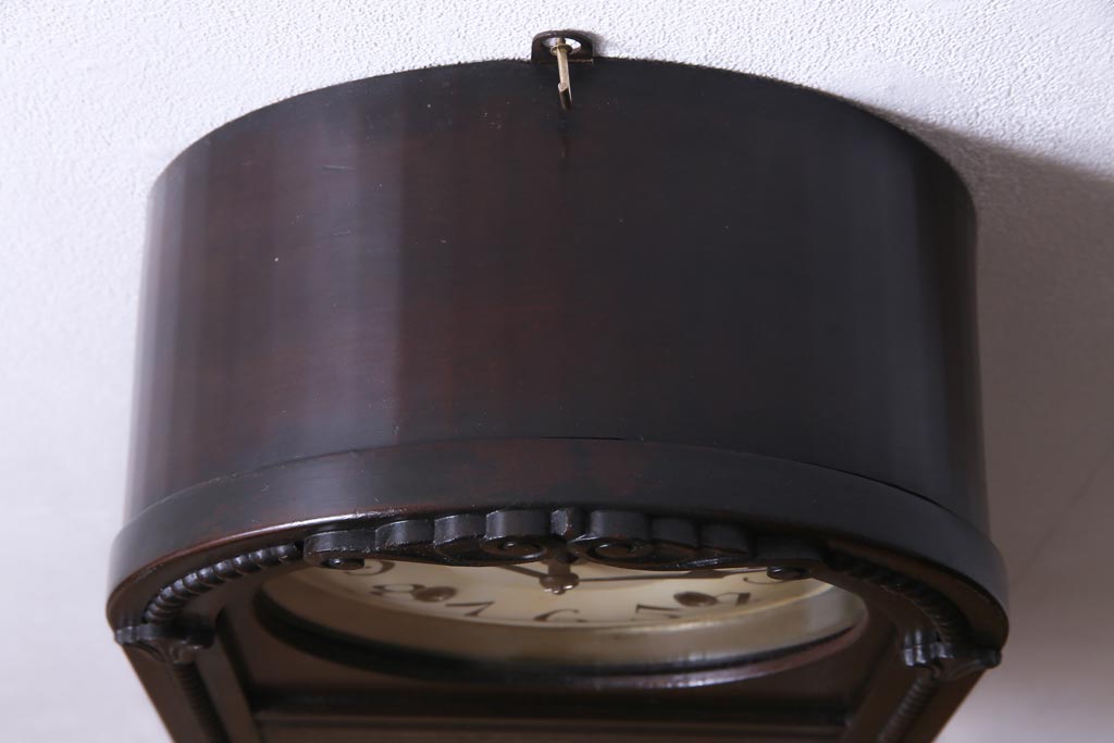 アンティーク雑貨　EIKOSHA(鶴巻時計店英工舎)　ビートスケール付　手巻き式　頭半丸型掛時計(柱時計、振り子時計)