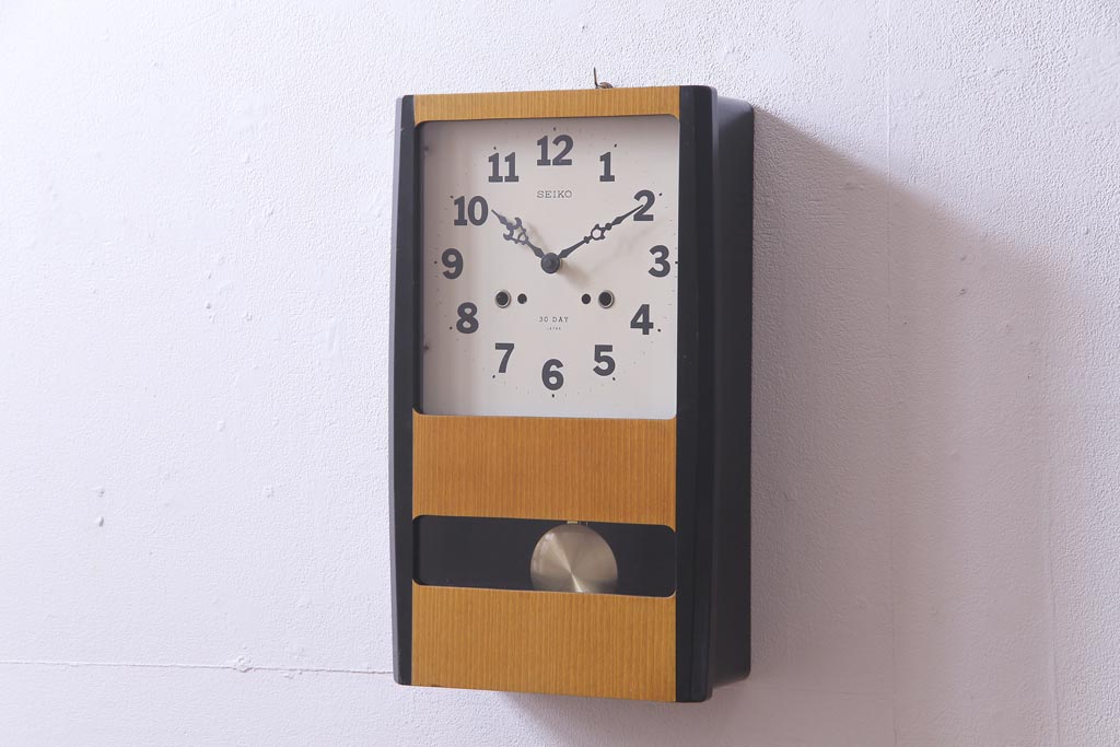 アンティーク雑貨　昭和中期　SEIKO(セイコー)　電池式　昭和レトロな雰囲気がお洒落な掛け時計(柱時計)