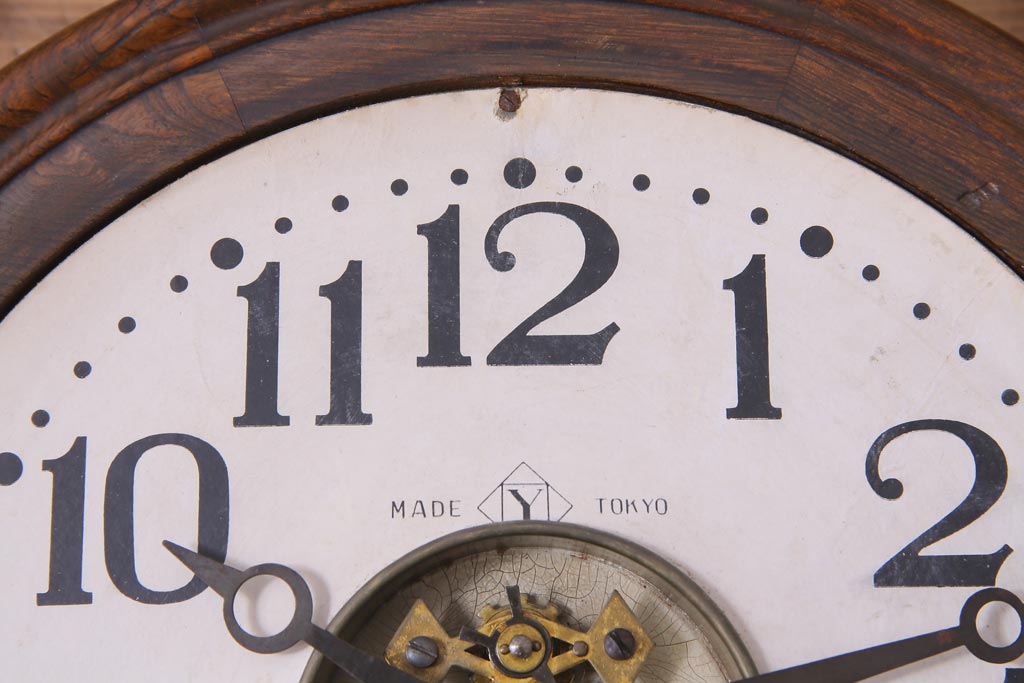 アンティーク雑貨　和製アンティーク　戦前　Zマーク　手巻き式　テンプ式　丸い木製の柱時計(掛け時計)