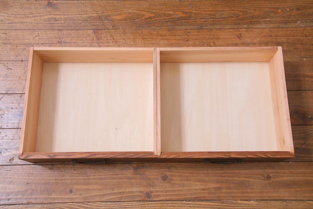 ラフジュ工房オリジナル　前板栗材　引き出し付き　両面ガラス　古い建具を活用した収納棚(組子、戸棚、キャビネット)