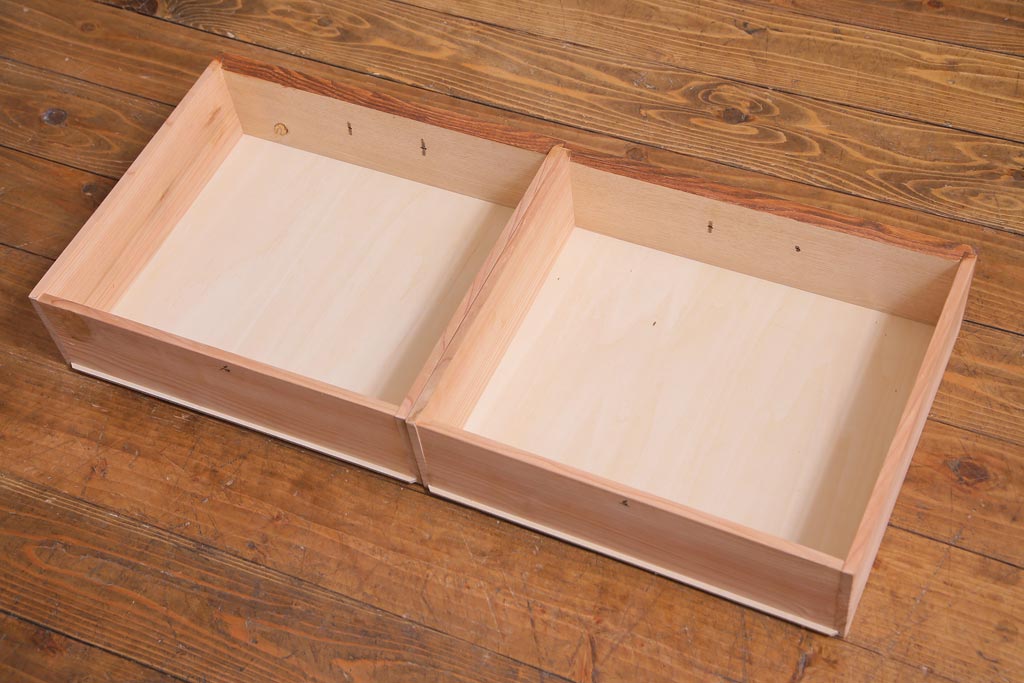 ラフジュ工房オリジナル　前板栗材　引き出し付き　両面ガラス　古い建具を活用した収納棚(組子、戸棚、キャビネット)