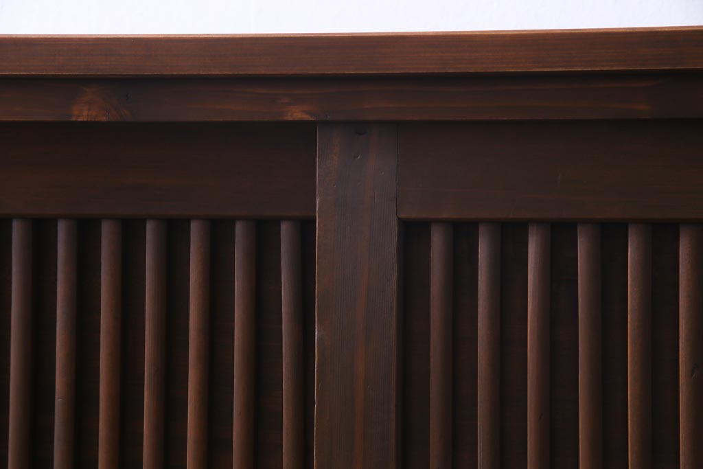ラフジュ工房オリジナル　ヒノキ・黒柿材　銅製引き手　上手物の建具が目を引くリメイク収納棚(戸棚)