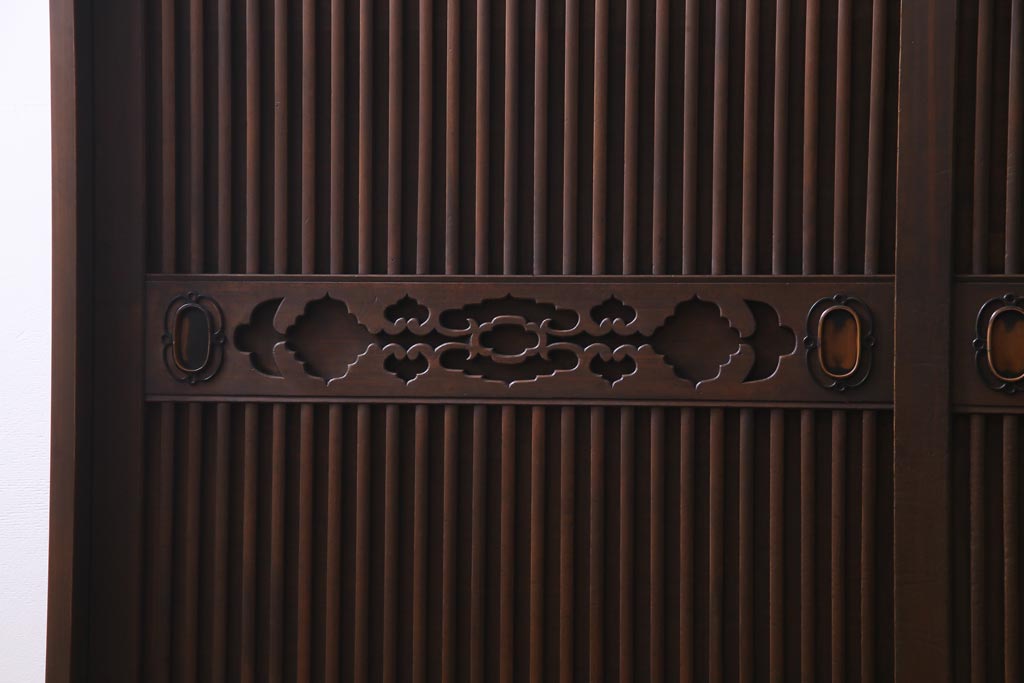 ラフジュ工房オリジナル　ヒノキ・黒柿材　銅製引き手　上手物の建具が目を引くリメイク収納棚(戸棚)