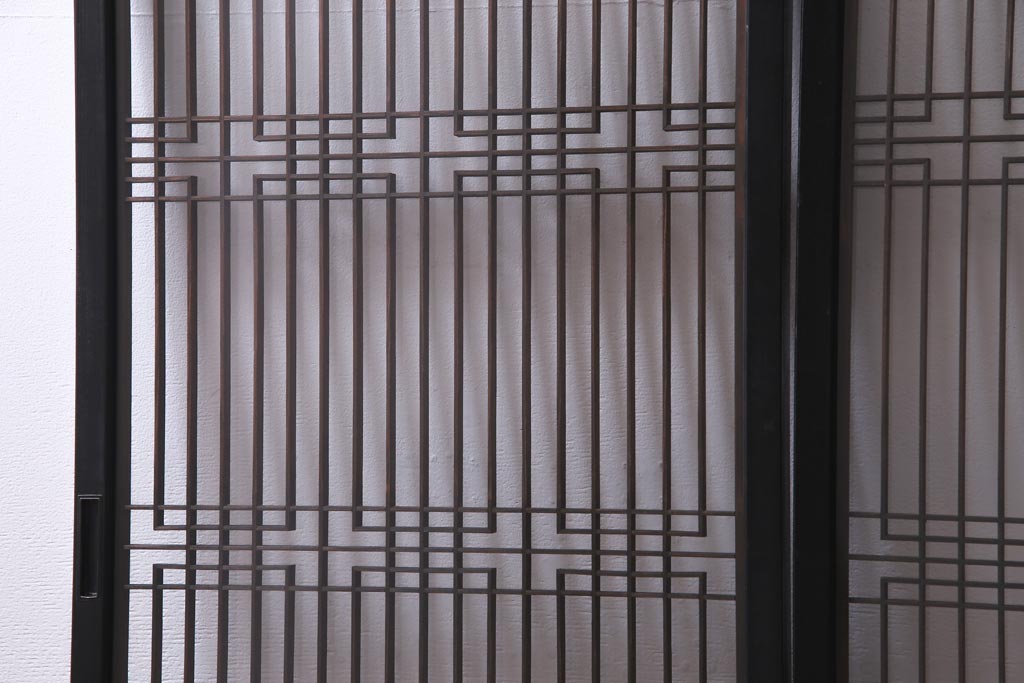 ラフジュ工房オリジナル　古い書院戸を活かした和モダンな脚付き戸棚(組子、収納棚)(2)