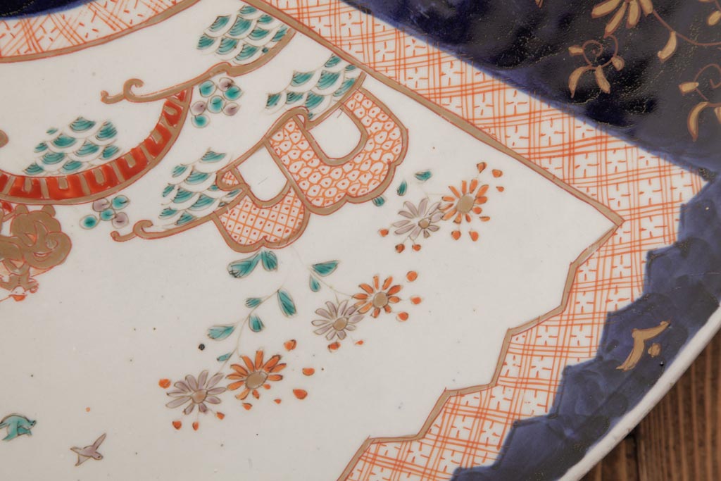 古民具・骨董　色絵　鮮やかな色使いが目を引く鳳凰紋の二尺大皿(絵皿、飾り皿)