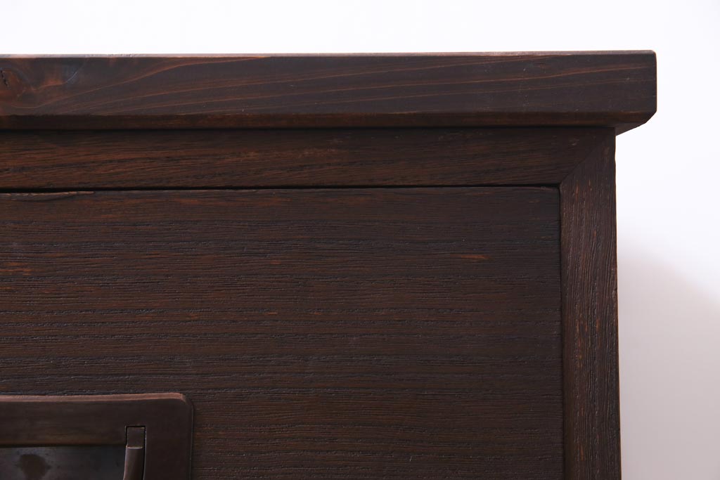 アンティーク家具　和製アンティーク　鉄脚付リメイク　銅金具　総桐材の上質な箪笥リビングボード(ローボード、チェスト、和タンス、桐箪笥、桐たんす)(2)