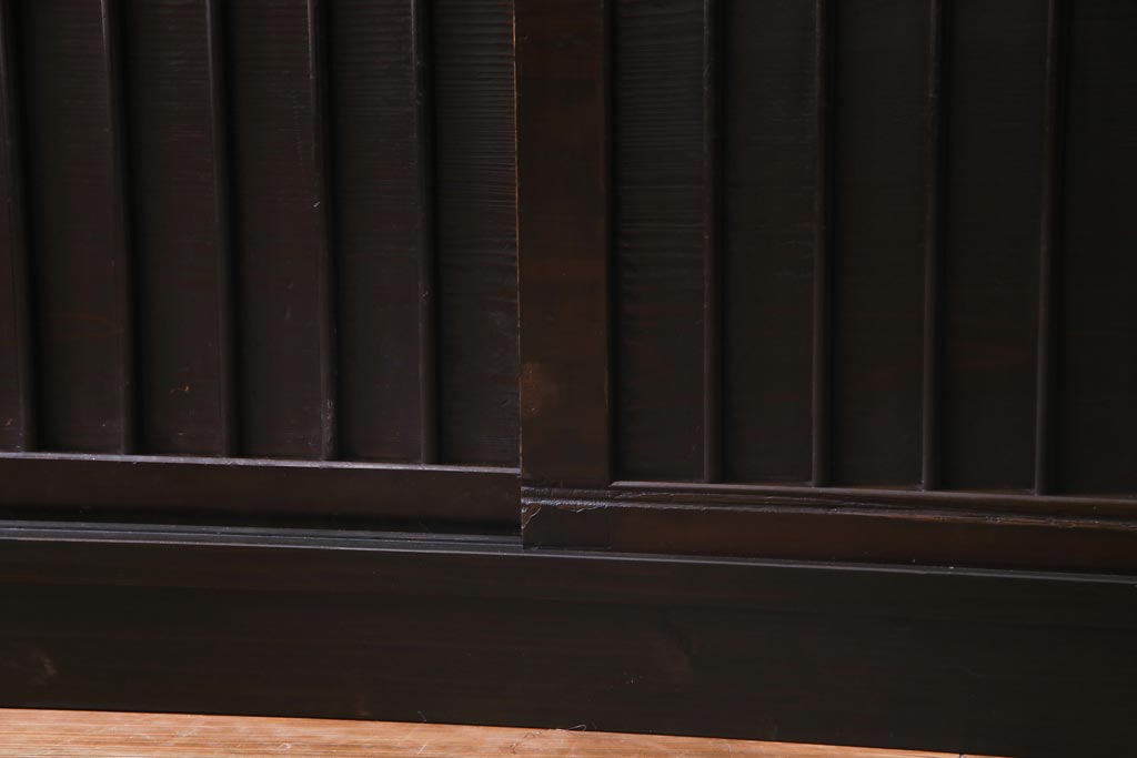 ラフジュ工房オリジナル　透かし彫りが上品な引き戸のリメイク収納棚(戸棚)