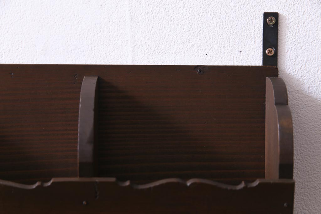 レトロ家具　昭和レトロ　横長型　珍しいデザインの壁掛けレターラック(状差し、ウォールラック)