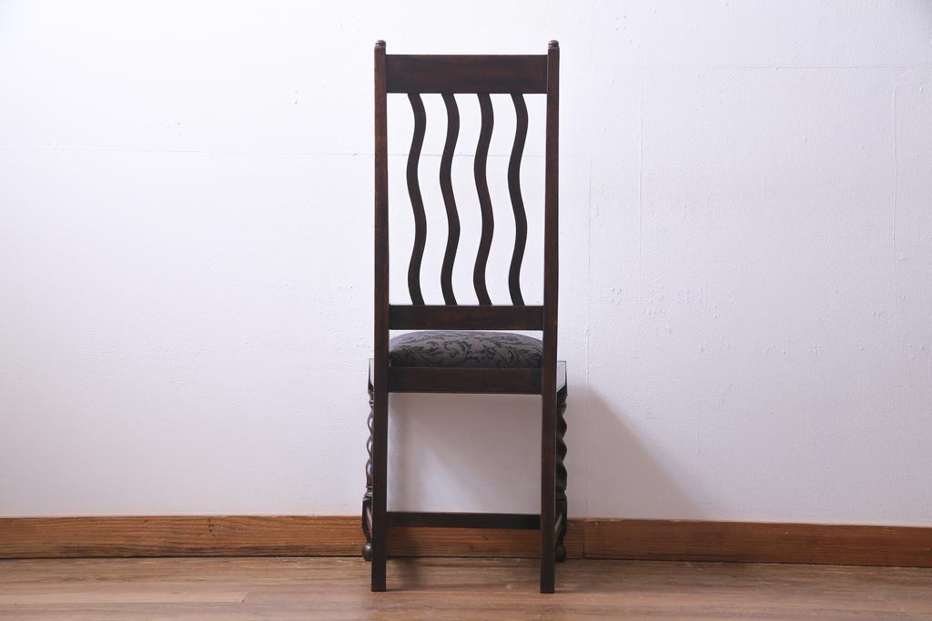 アンティーク家具　イギリスアンティーク　背もたれのデザインが印象的なダイニングチェア(椅子)(2)