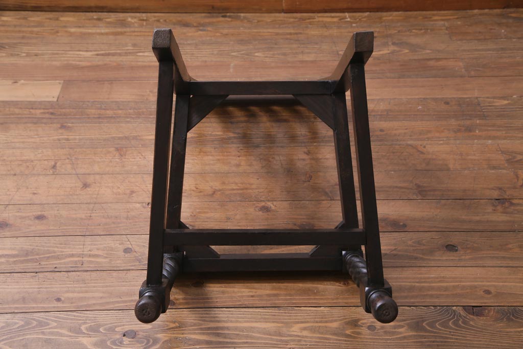 アンティーク家具　イギリスアンティーク　背もたれのデザインが印象的なダイニングチェア(椅子)(3)