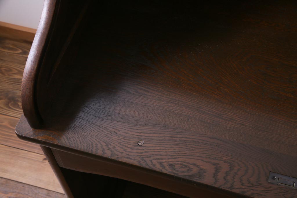 アンティーク家具　和製アンティーク　ナラ材　重厚な佇まいが風格感じるロールトップデスク(片袖机)