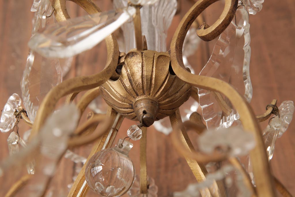 フランスビンテージ　縦長で存在感のあるガラスドロップシャンデリア(4灯、天井照明、吊り下げ照明)