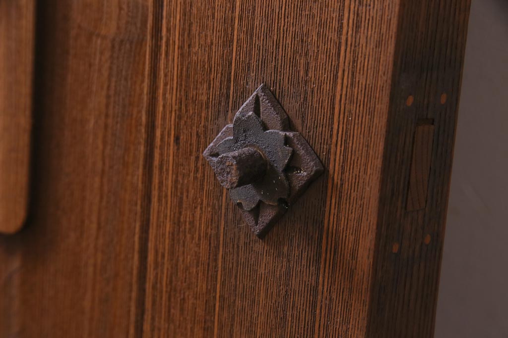 和製アンティーク　総ケヤキ材　ダイナミックな杢目を堪能できる木製戸(蔵戸、建具、玄関戸)(2)