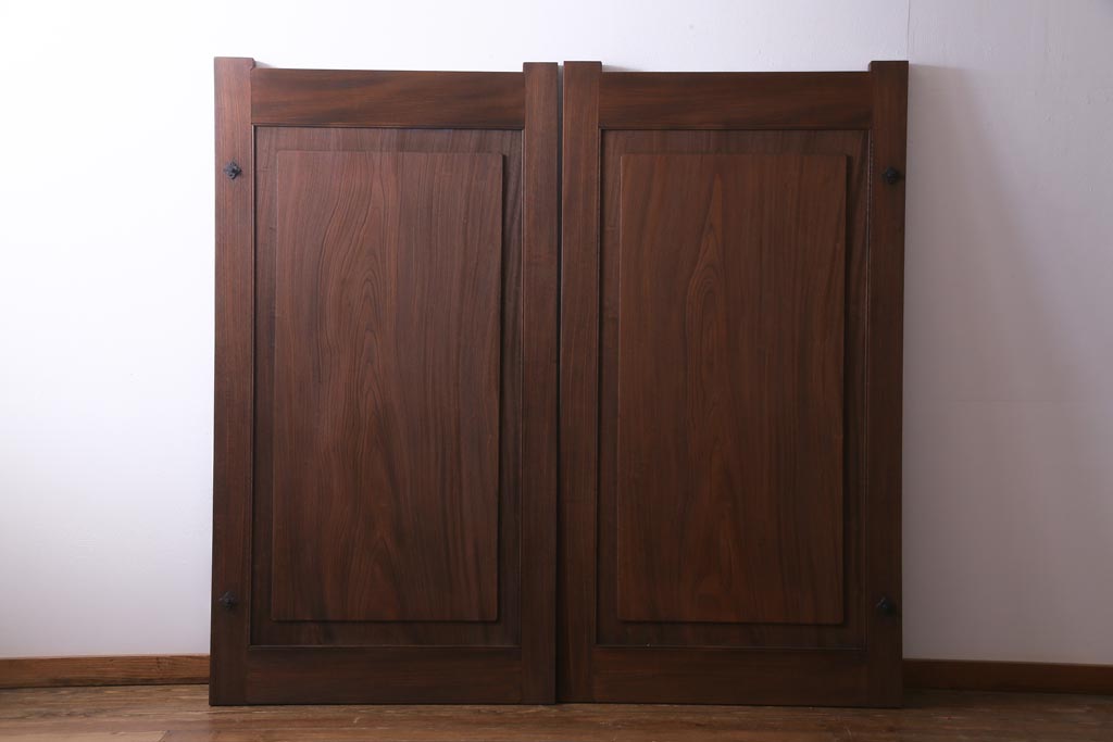 和製アンティーク　総ケヤキ材　ダイナミックな杢目を堪能できる木製戸(蔵戸、建具、玄関戸)(2)