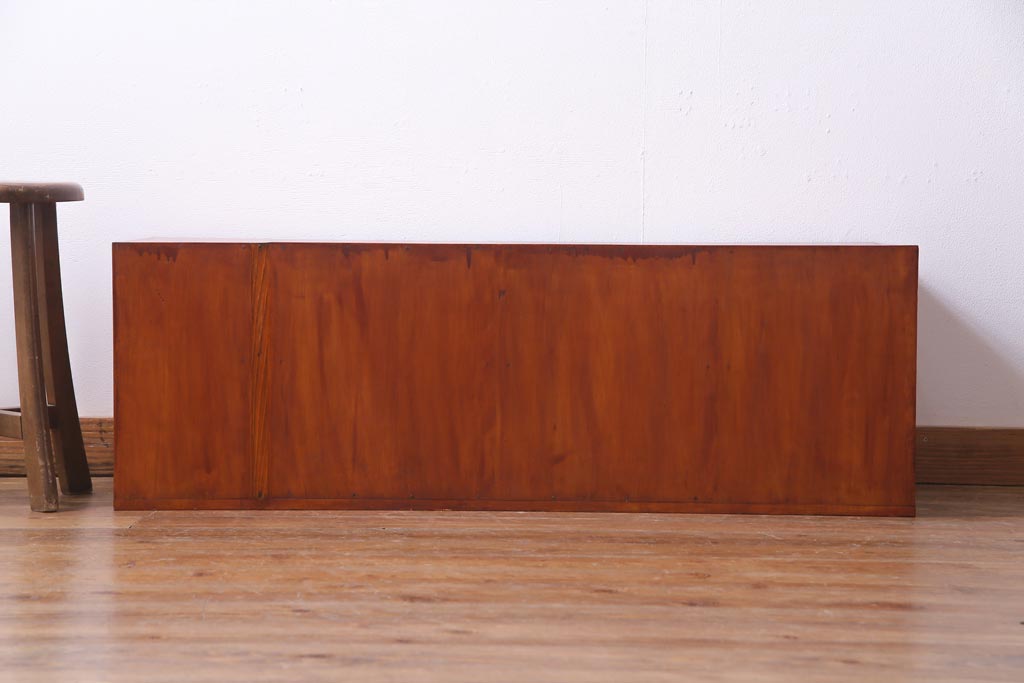 アンティーク家具　和製アンティーク　ヒノキ材　すっきりとした佇まいの刀箪笥ローチェスト(ローボード、和タンス)