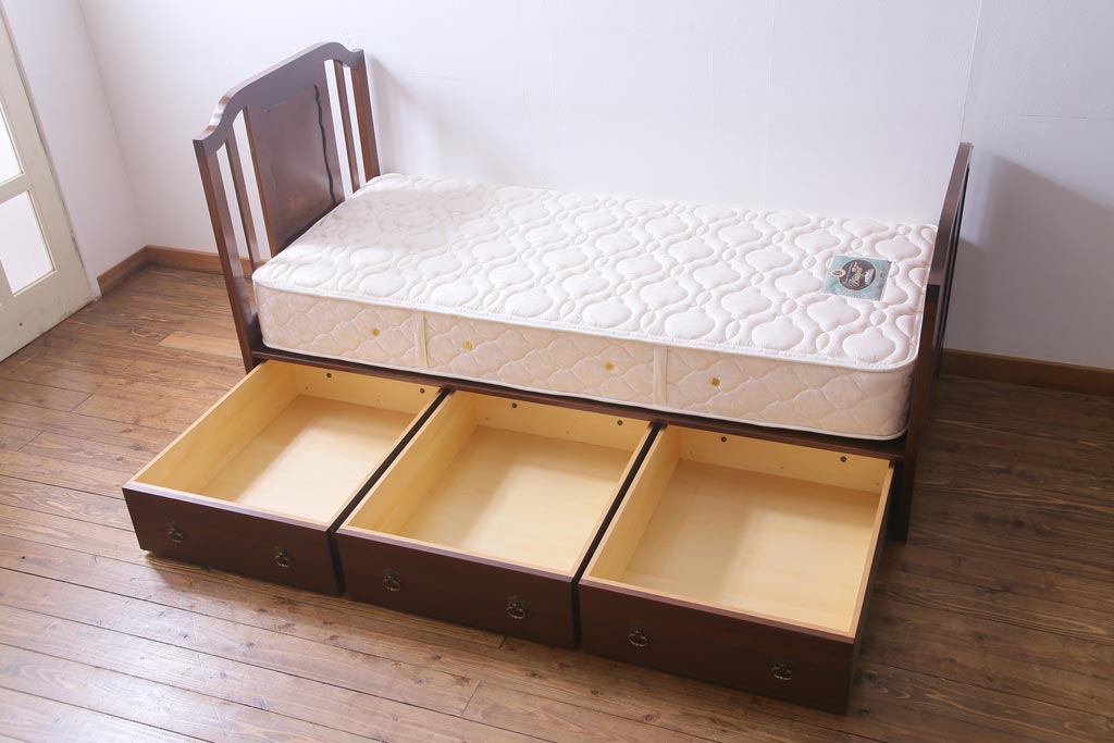 中古　シモンズ社製マットレス付き　マホガニー材突板仕上げ　パーケットで作られたデザインが魅力的な高級木製ベッド