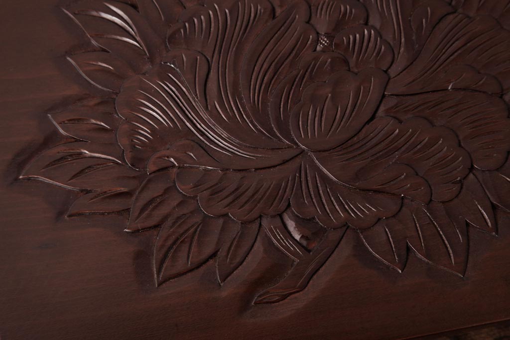 アンティーク雑貨　中古　伝統工芸　日光彫り　上品な雰囲気を醸し出すデザインの花台(飾り台)