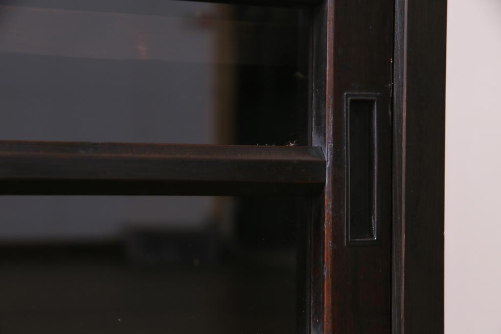 ラフジュ工房オリジナル　リメイク家具　明治期の建具を利用したシンプルな収納棚(リビングボード、戸棚)