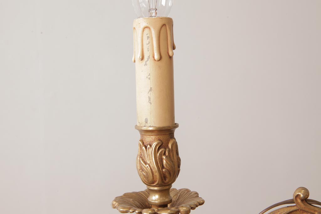 フランスビンテージ　真鍮の細かな装飾が目を引くシャンデリア(3灯、天井照明、吊り下げ照明)