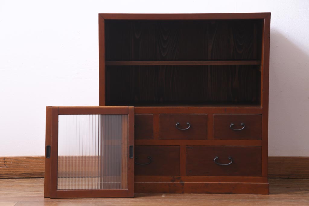 レトロ家具　和製アンティーク　ヒノキ材　コンパクトにまとまったレトロな戸棚(収納棚)