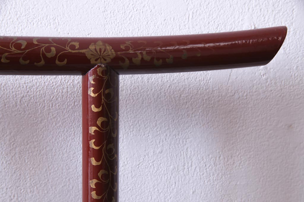 アンティーク雑貨　昭和中期　漆塗り　フック付き　扇の模様が和の雰囲気を引き立てる二つ折り衣桁