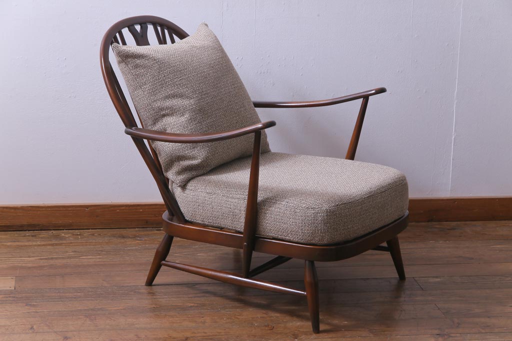 ヴィンテージ家具　イギリスビンテージ　ERCOL(アーコール)　ゆったりと座れる憩いのイージーチェア(ラウンジチェア、一人掛けソファ)(1)