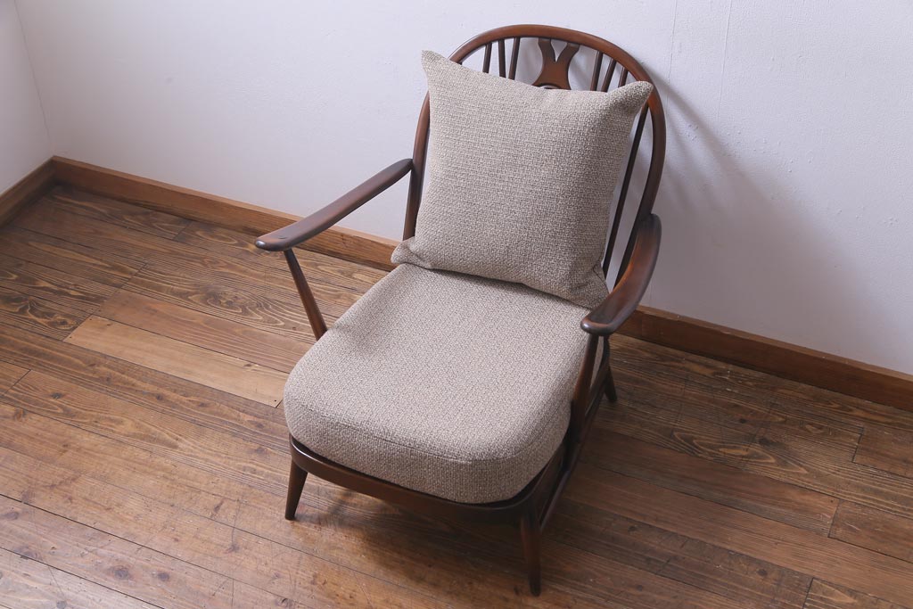 ヴィンテージ家具　イギリスビンテージ　ERCOL(アーコール)　ゆったりと座れる憩いのイージーチェア(ラウンジチェア、一人掛けソファ)(1)