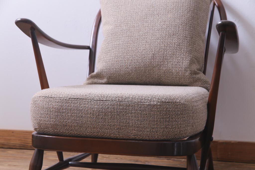 ヴィンテージ家具　イギリスビンテージ　ERCOL(アーコール)　ゆったりと座れる憩いのイージーチェア(ラウンジチェア、一人掛けソファ)(1)