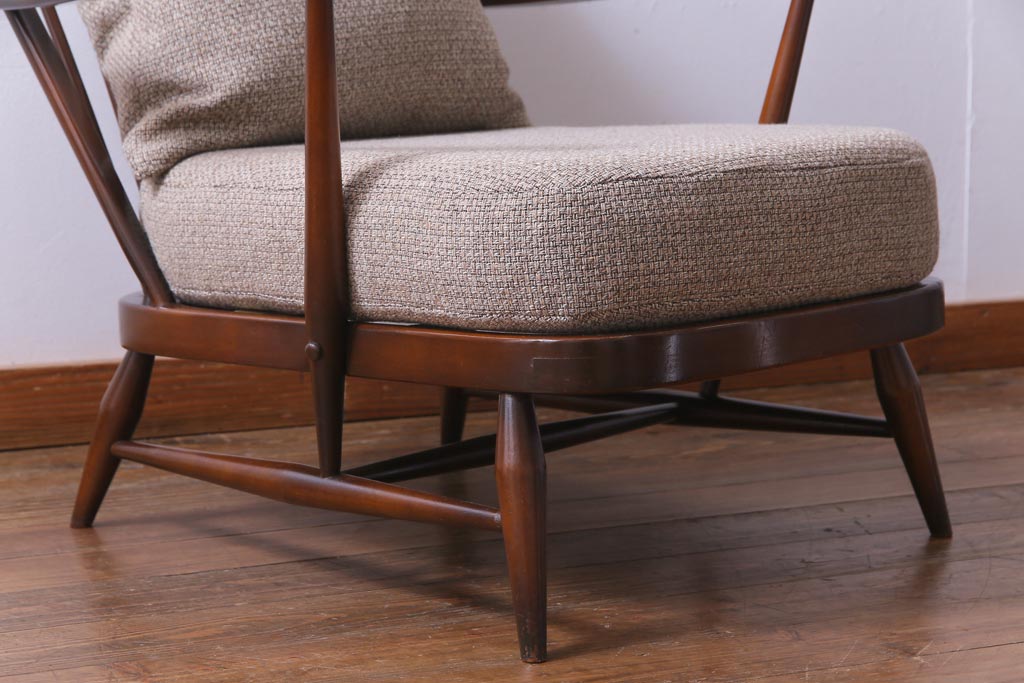 ヴィンテージ家具　イギリスビンテージ　ERCOL(アーコール)　ゆったりと座れる憩いのイージーチェア(ラウンジチェア、一人掛けソファ)(1)