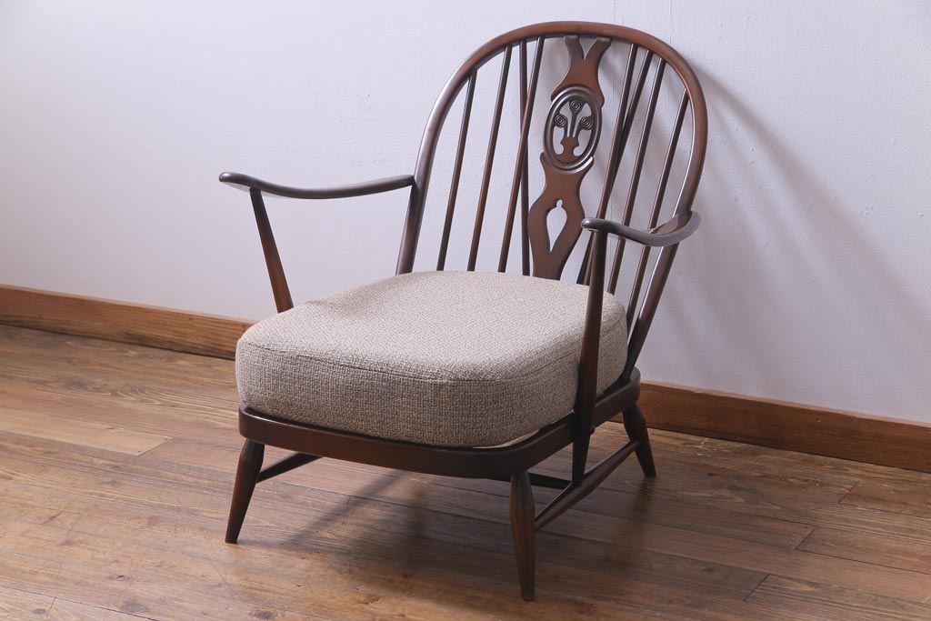 ヴィンテージ家具　イギリスビンテージ　ERCOL(アーコール)　ゆったりと座れる憩いのイージーチェア(ラウンジチェア、一人掛けソファ)(1)