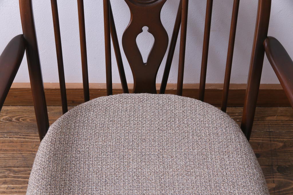 ヴィンテージ家具　イギリスビンテージ　ERCOL(アーコール)　ゆったりと座れる憩いのイージーチェア(ラウンジチェア、一人掛けソファ)(1)