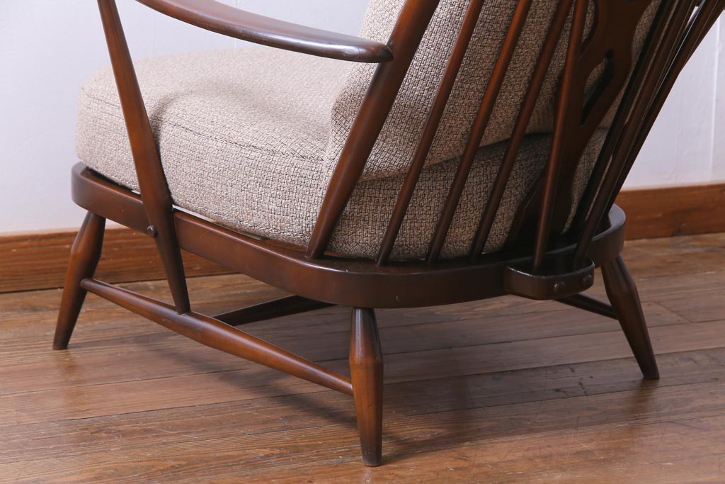 ヴィンテージ家具　イギリスビンテージ　ERCOL(アーコール)　ゆったりと座れる憩いのイージーチェア(ラウンジチェア、一人掛けソファ)(1)