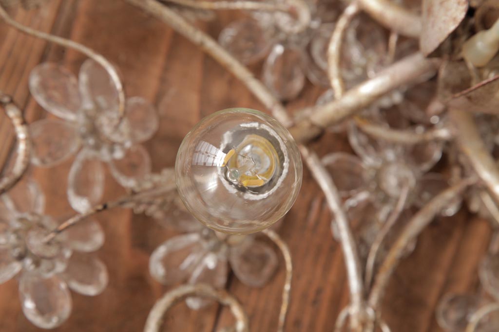 フランスアンティーク　鉄製　フラワーモチーフのガラスが愛らしい繊細な4灯シャンデリア(天井照明)