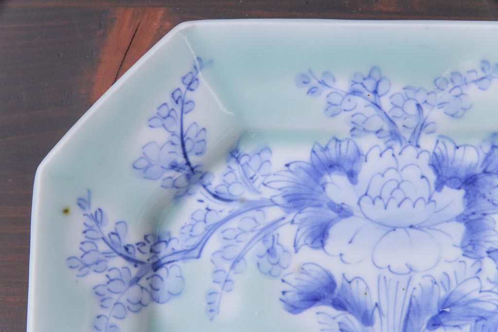 古民具・骨董　青磁　染付　牡丹図が華やかな変形皿2枚セット(長皿、和食器)
