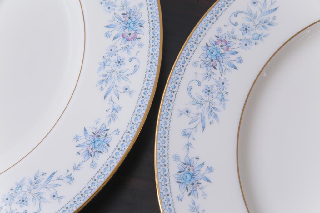 中古　ノリタケ(Noritake)　ブルーヒル(廃盤)　淡いブルーの花柄が可憐なプレート4枚セット(大皿、洋食器)