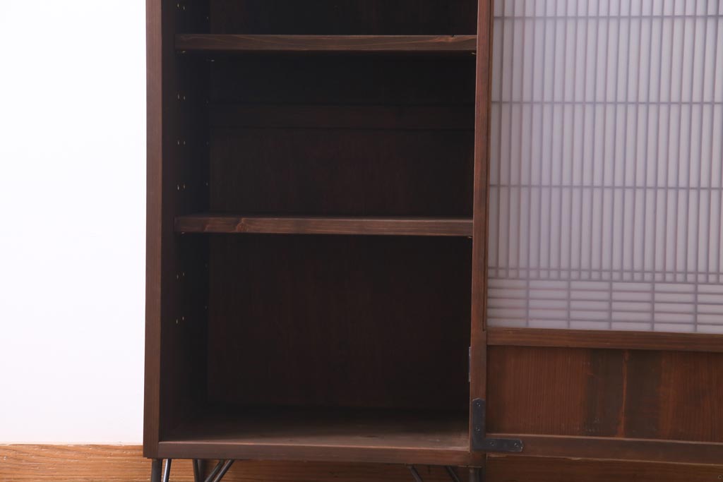 ラフジュ工房オリジナル　古建具リメイク　一味違った和モダンの空間づくりにおすすめな鉄脚戸棚(組子、書院戸、収納棚)