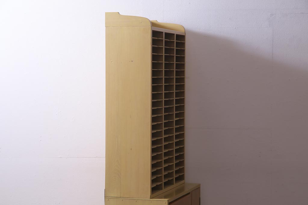 レトロ家具 昭和レトロ 大容量 棚板が全て取り外せる使い勝手抜群の書類収納棚(カルテケース、レターラック、書類ケース) | ラフジュ工房