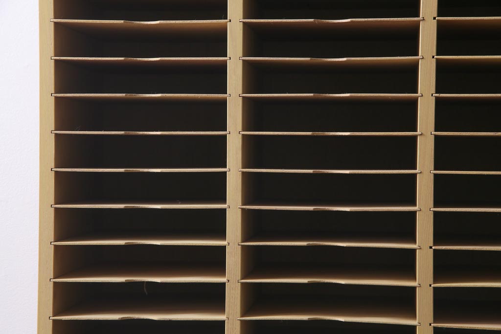 レトロ家具　昭和レトロ　大容量　棚板が全て取り外せる使い勝手抜群の書類収納棚(カルテケース、レターラック、書類ケース)