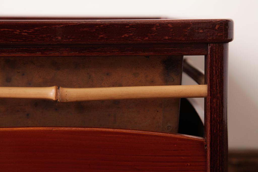 アンティーク雑貨　古民具　春慶塗　節竹の入ったデザインが魅力的な箱火鉢(木製火鉢、角火鉢)(1)