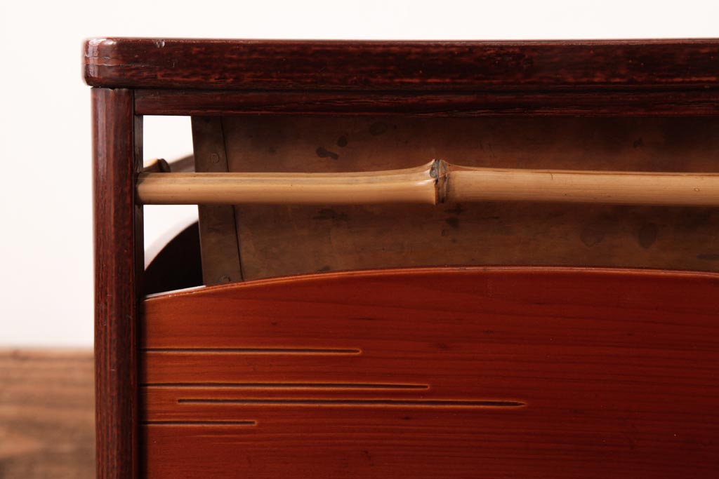 アンティーク雑貨　古民具　春慶塗　節竹の入ったデザインが魅力的な箱火鉢(木製火鉢、角火鉢)(3)