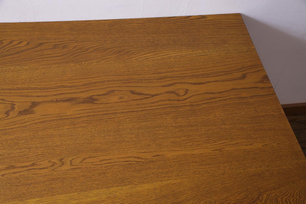 ビンテージ　リメイク家具　天板オーク材　木のぬくもりが感じられるようなダイニングテーブル(4人掛け、6人掛け)