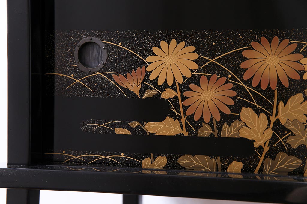 工芸品　本漆塗り　蒔絵　細部まで趣向が凝らされた輪島塗の茶棚(飾り棚、茶箪笥)(定価約300万円)