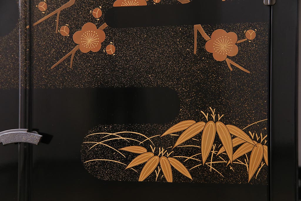 工芸品　本漆塗り　蒔絵　細部まで趣向が凝らされた輪島塗の茶棚(飾り棚、茶箪笥)(定価約300万円)