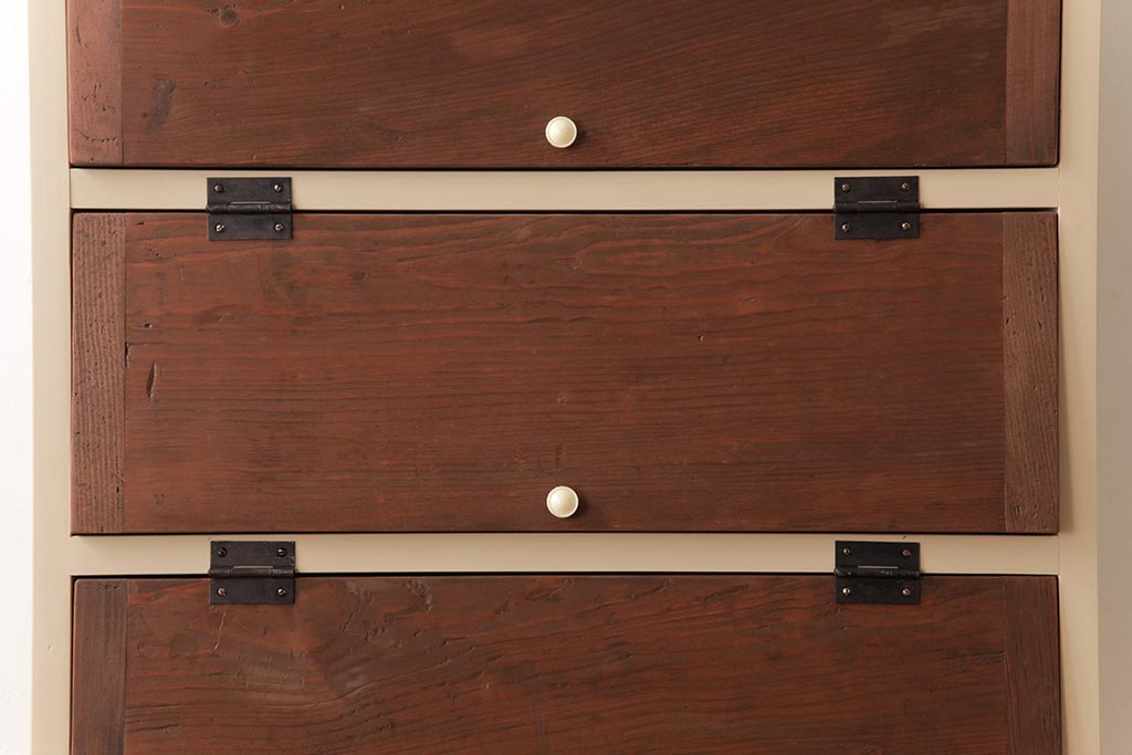 ラフジュ工房オリジナル　ペイント　コントラストがおしゃれなパタパタ扉の壁掛け収納棚(ウォールシェルフ)
