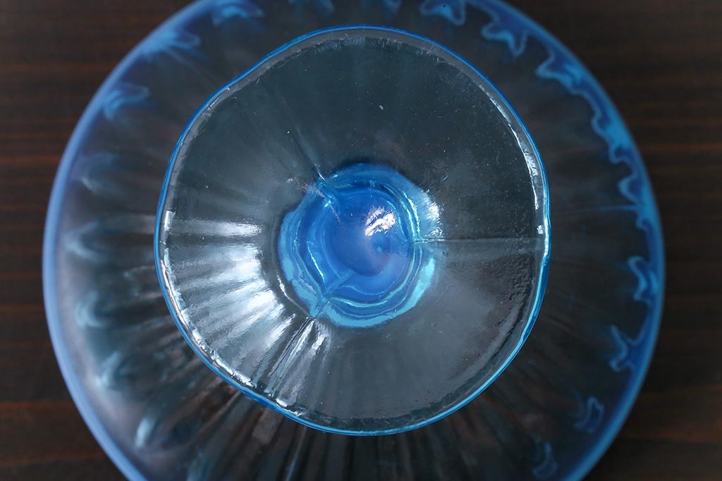アンティーク雑貨　昭和レトロ　爽やかな色味の乳白暈し氷コップ2個セット(プレスガラス)(1)