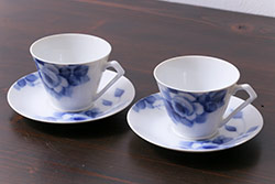 昭和レトロ　戦前　倉知陶器　青いバラがエレガントなカップ&ソーサー2客セット(洋食器)(2)
