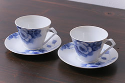 昭和レトロ　戦前　倉知陶器　青いバラがエレガントなカップ&ソーサー2客セット(洋食器)(3)